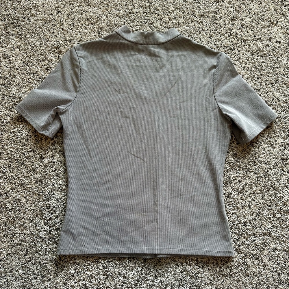 Top - Picture 2 of 3